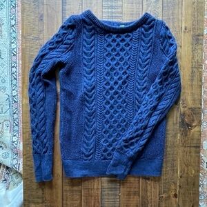Women Gap cable knit sweater